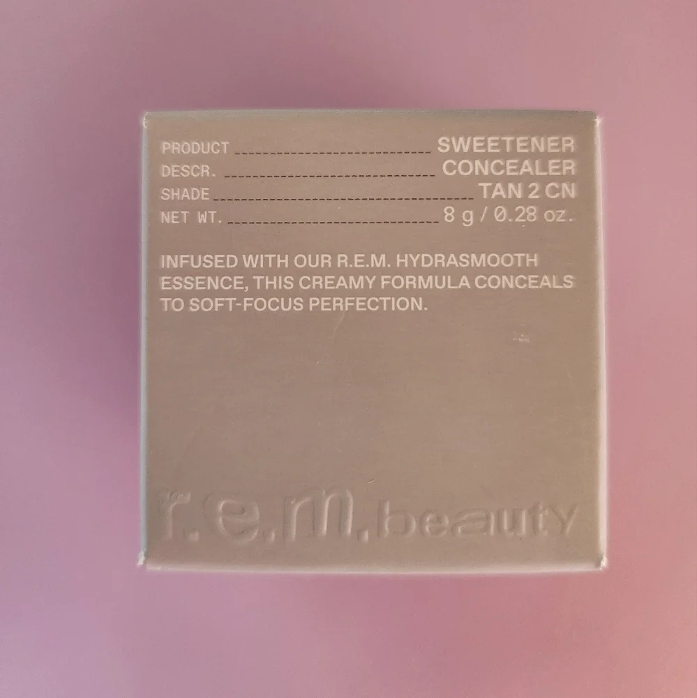 r.e.m.beauty-sweetener concealer/contour-Tan2CN NIB